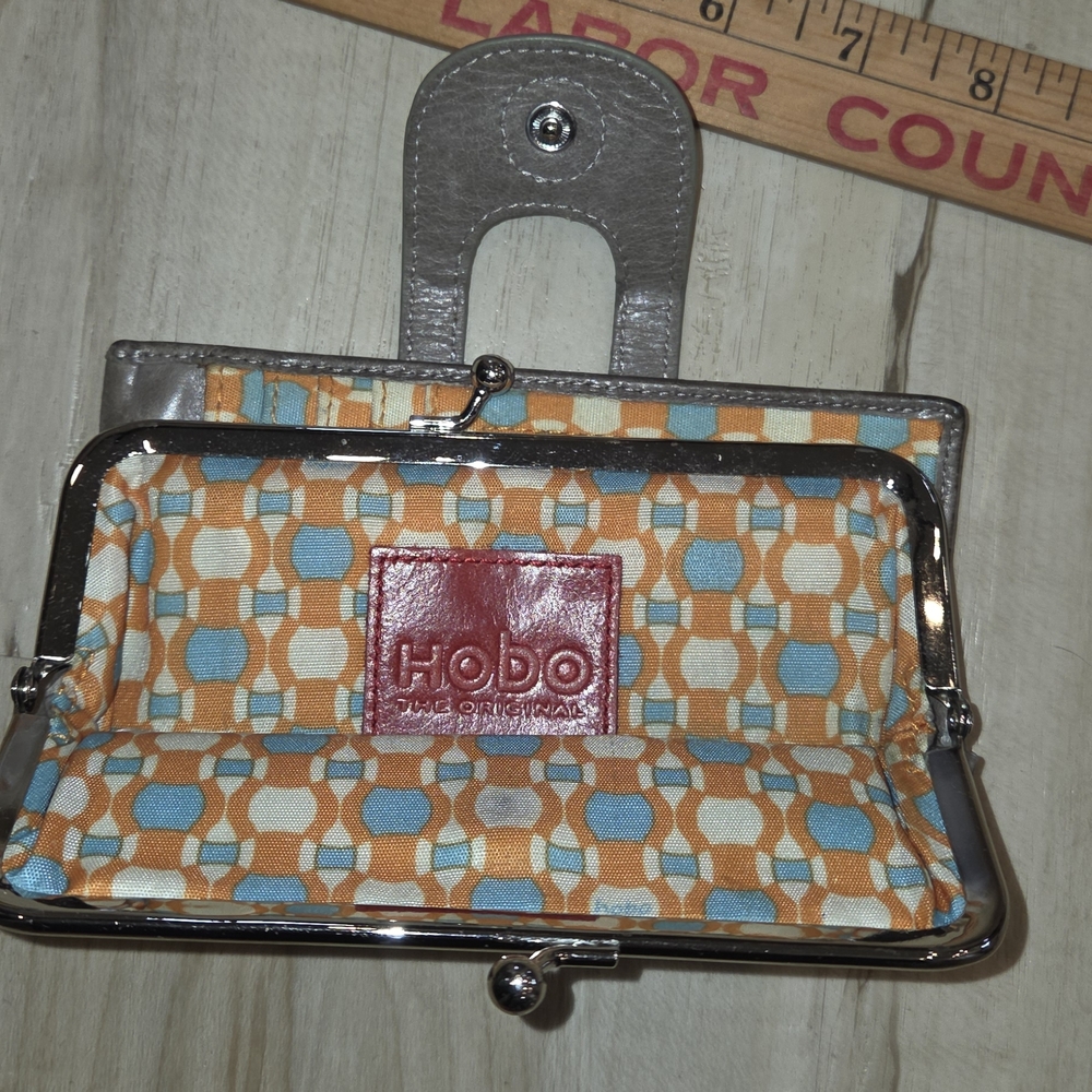 HOBO ORIGINAL Gray Leather Bifold Wallet with Blue & Orange Pattern - Picture 2 of 2